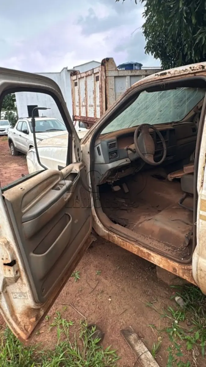 LOTE 002 - FORD / F350 G; ANO/MODELO: 2002/2003