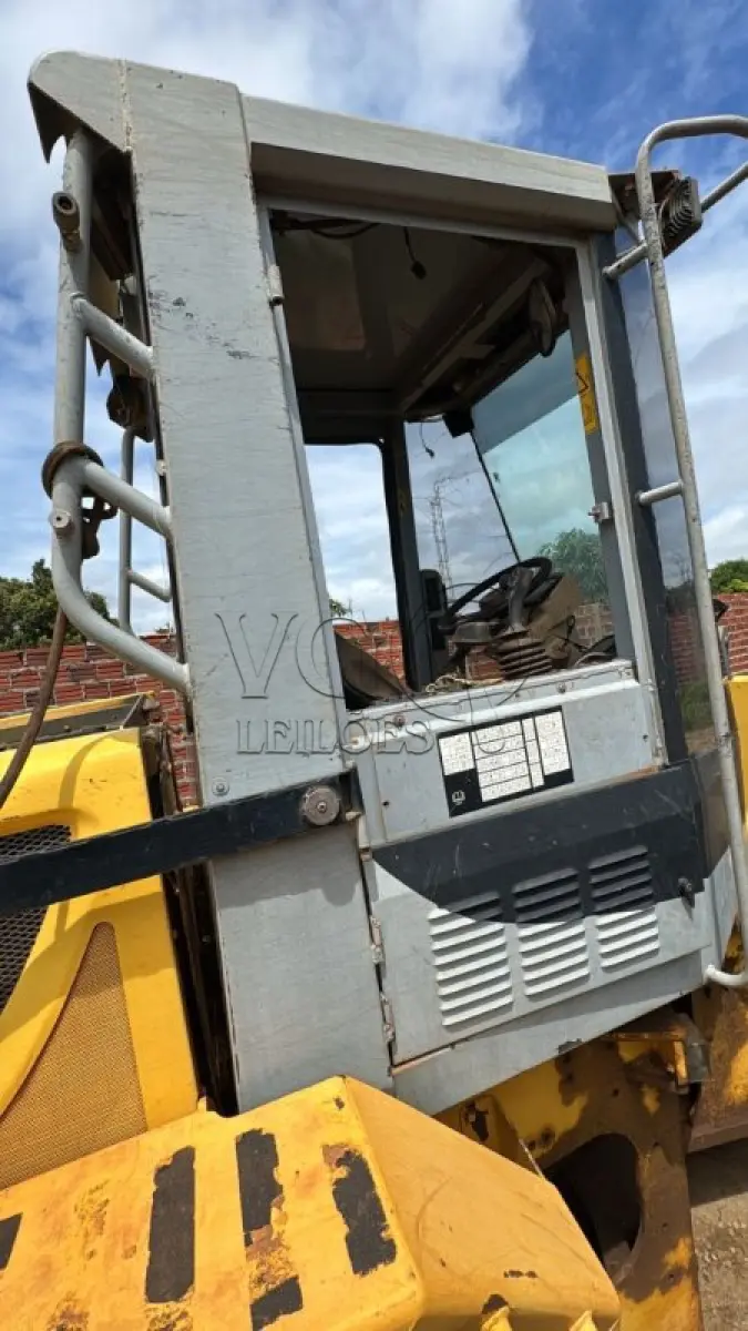 LOTE 007 - CARREGADEIRA NEW HOLLAND