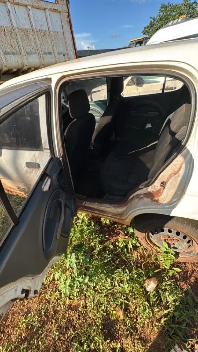 LOTE 003 - FIAT / UNO VIVACE 1.0; ANO/MODELO: 2012/2013