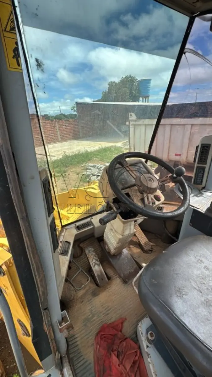 LOTE 007 - CARREGADEIRA NEW HOLLAND