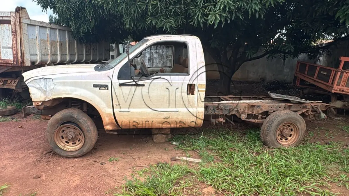 LOTE 002 - FORD / F350 G; ANO/MODELO: 2002/2003