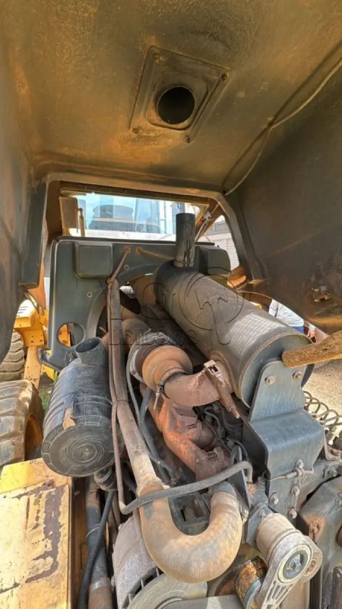 LOTE 007 - CARREGADEIRA NEW HOLLAND