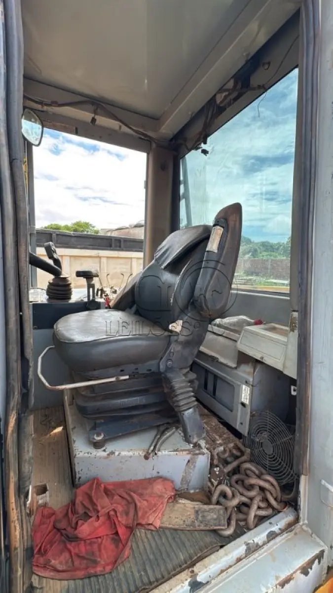 LOTE 007 - CARREGADEIRA NEW HOLLAND