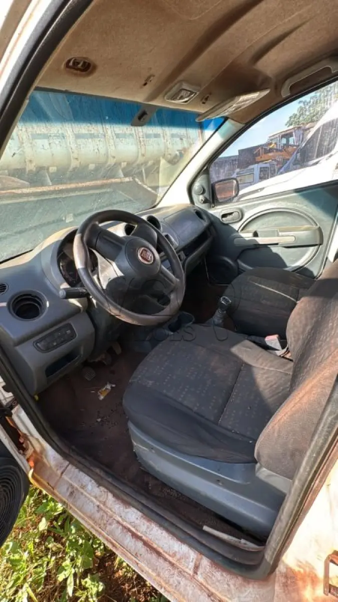 LOTE 003 - FIAT / UNO VIVACE 1.0; ANO/MODELO: 2012/2013