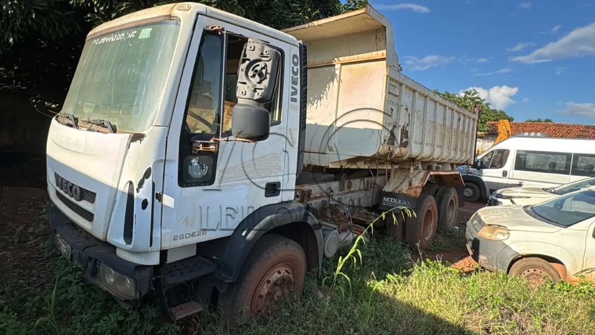 LOTE 004 - IVECO / TECTOR 260E28