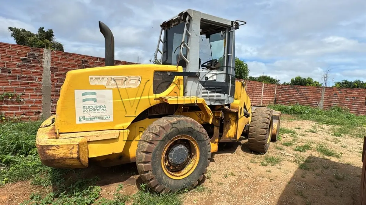 LOTE 007 - CARREGADEIRA NEW HOLLAND