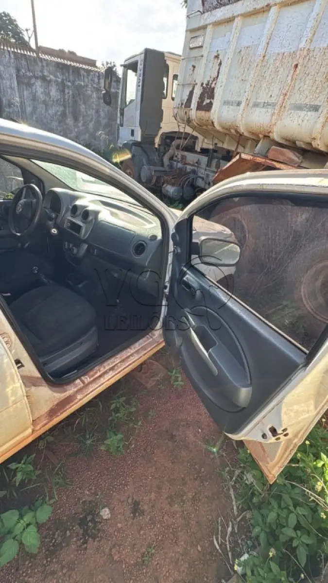 LOTE 003 - FIAT / UNO VIVACE 1.0; ANO/MODELO: 2012/2013