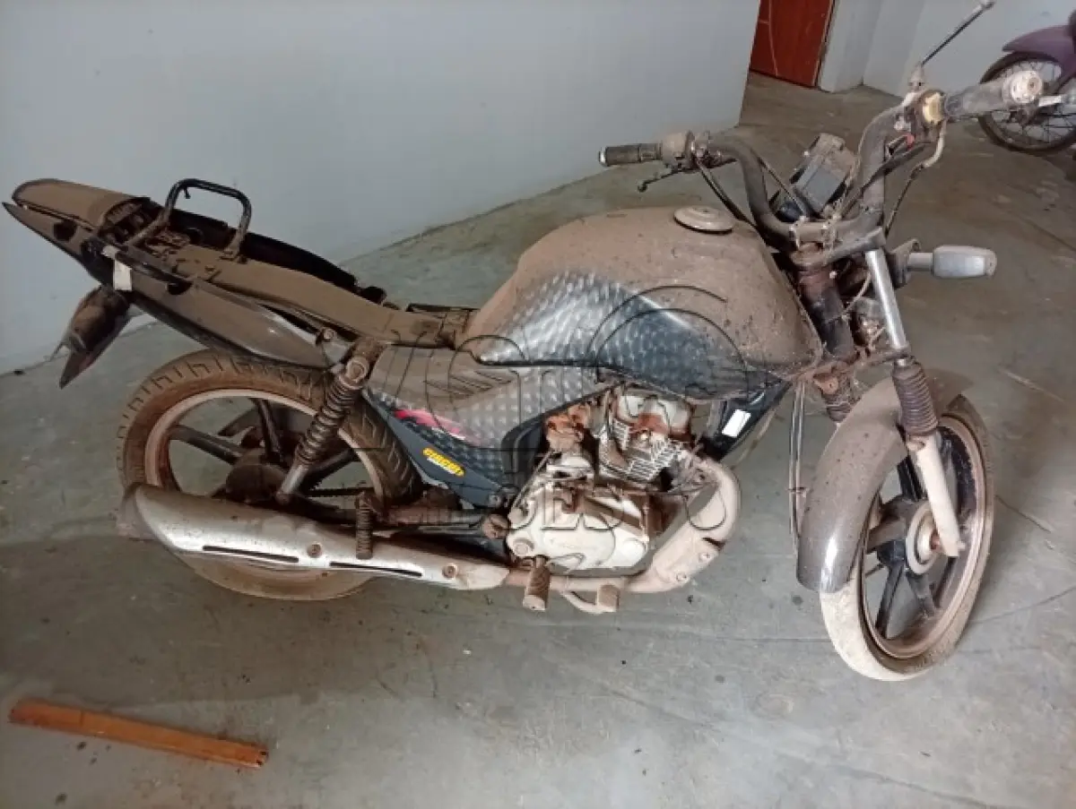 LOTE 031 - HONDA FAN