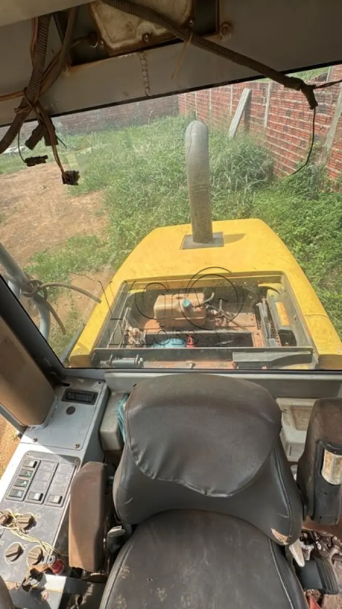 LOTE 007 - CARREGADEIRA NEW HOLLAND