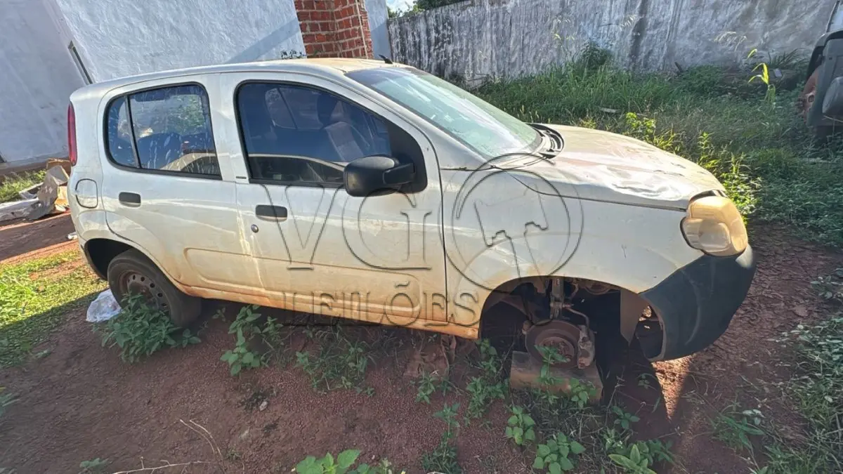 LOTE 003 - FIAT / UNO VIVACE 1.0; ANO/MODELO: 2012/2013