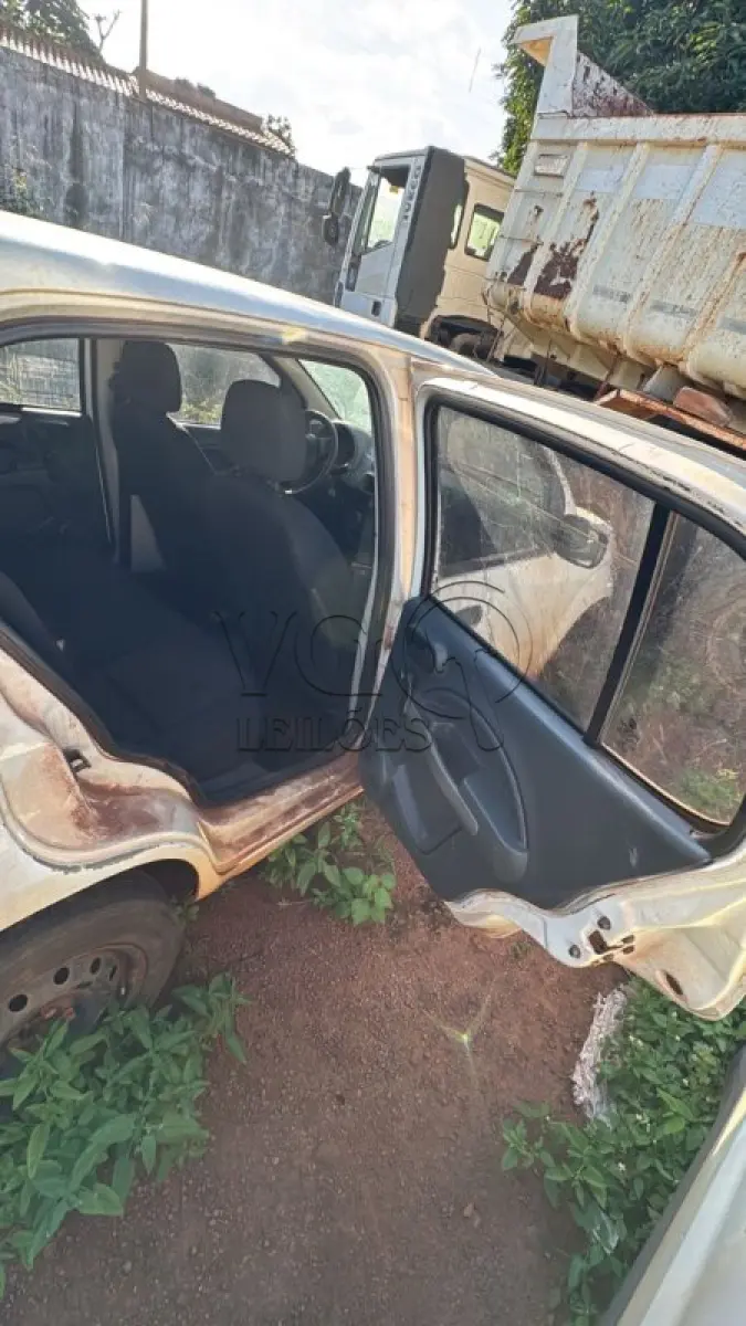 LOTE 003 - FIAT / UNO VIVACE 1.0; ANO/MODELO: 2012/2013