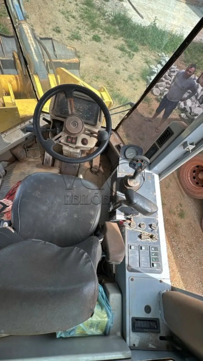 LOTE 007 - CARREGADEIRA NEW HOLLAND