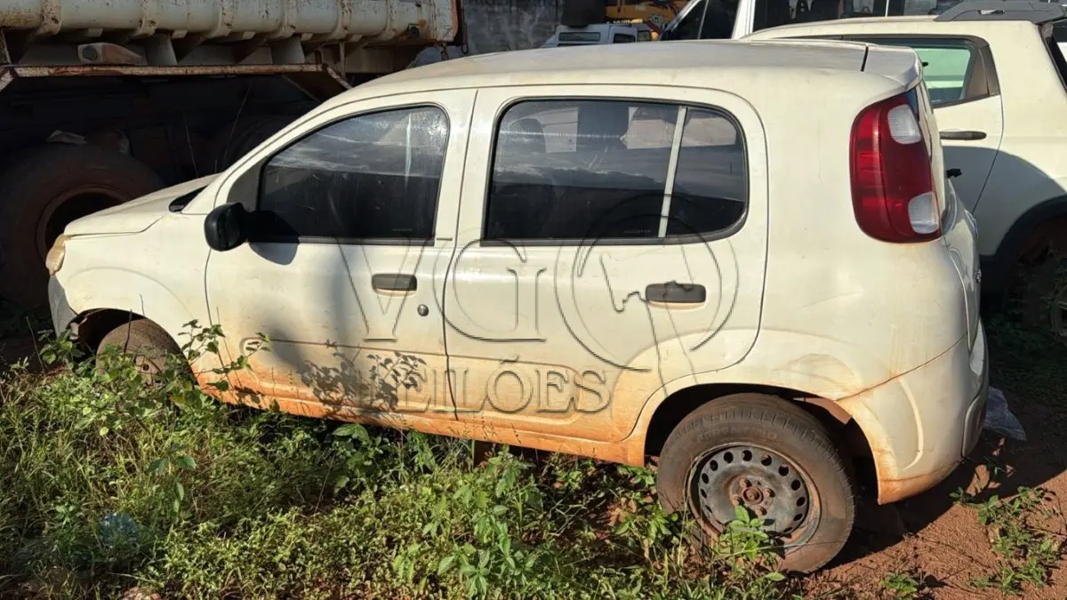 LOTE 003 - FIAT / UNO VIVACE 1.0; ANO/MODELO: 2012/2013