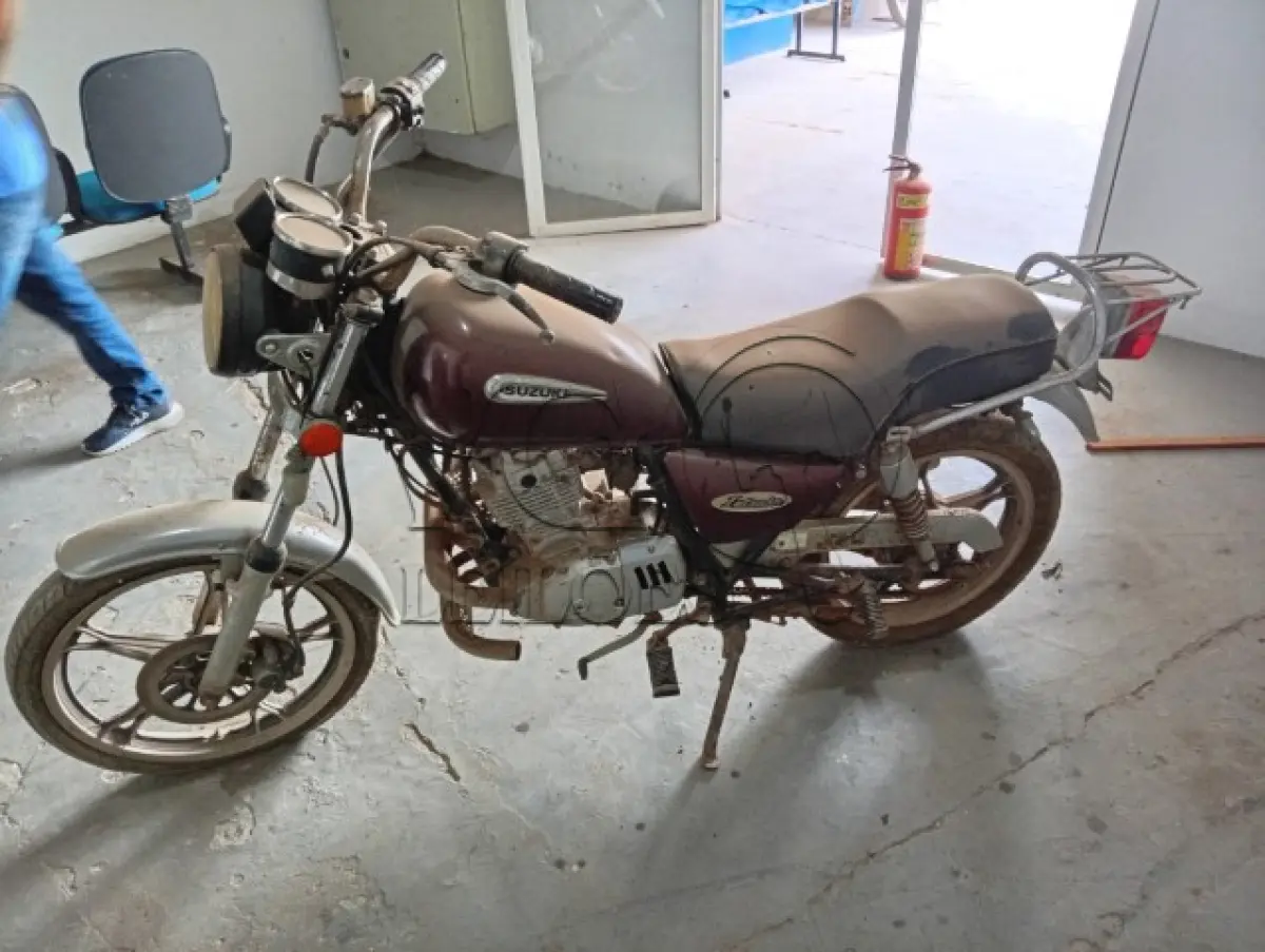 LOTE 026 - SUZUKI INTRUDER 125