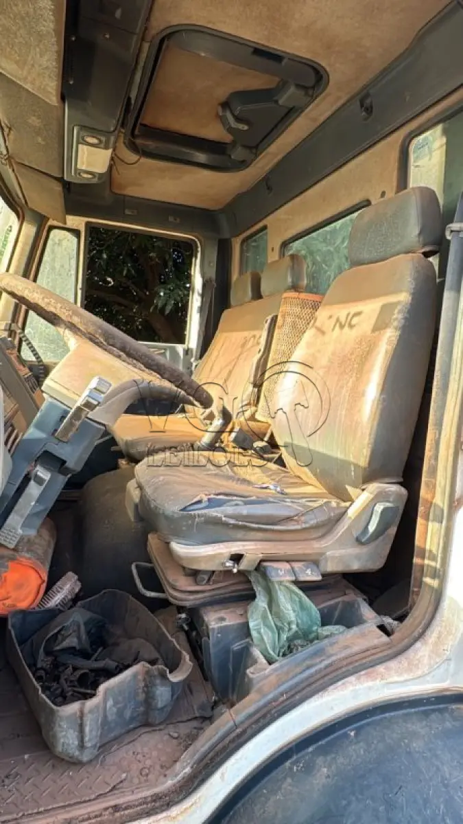 LOTE 004 - IVECO / TECTOR 260E28