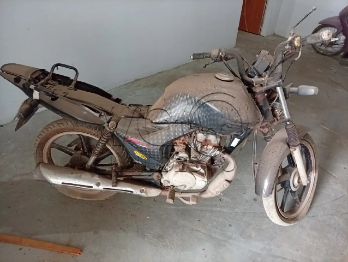 LOTE 031 - HONDA FAN