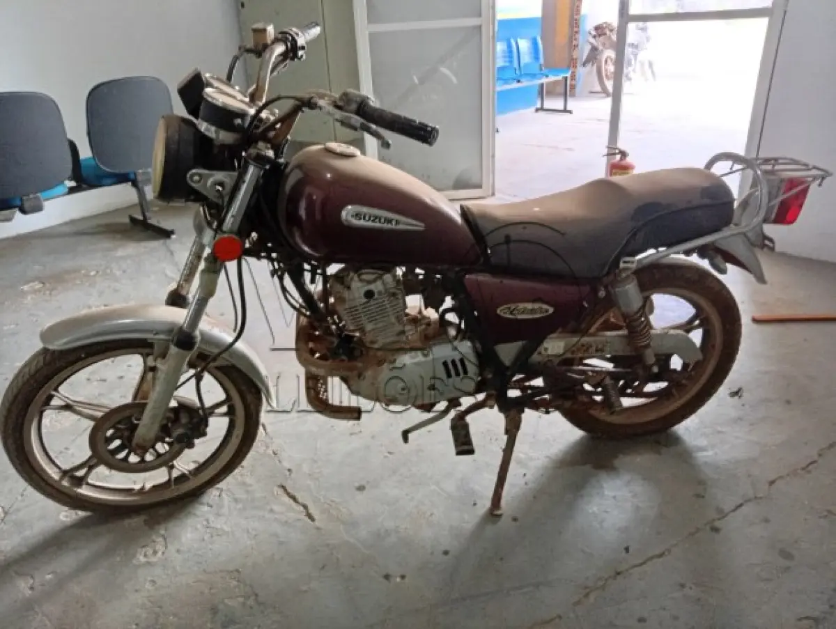 LOTE 026 - SUZUKI INTRUDER 125