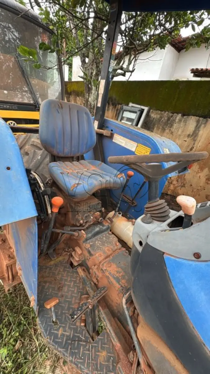 LOTE 009 - TRATO NEW HOLLAND TT 4030