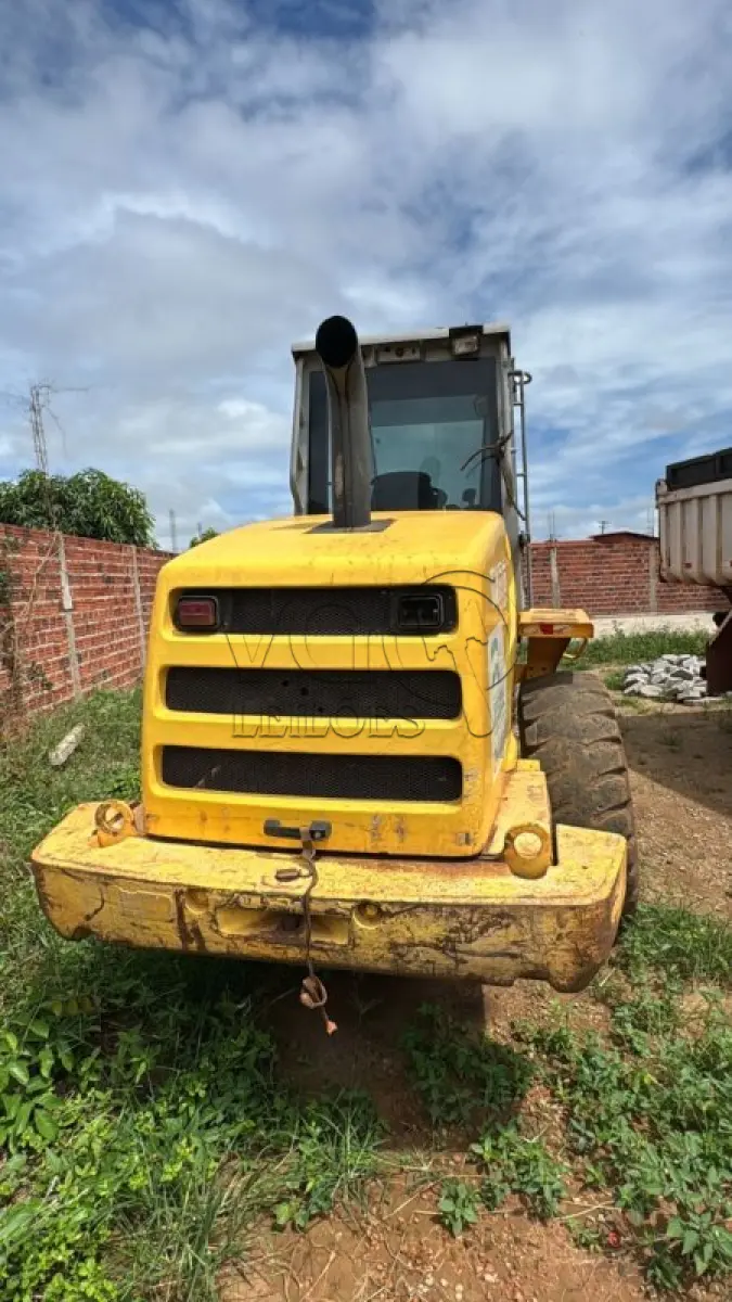LOTE 007 - CARREGADEIRA NEW HOLLAND