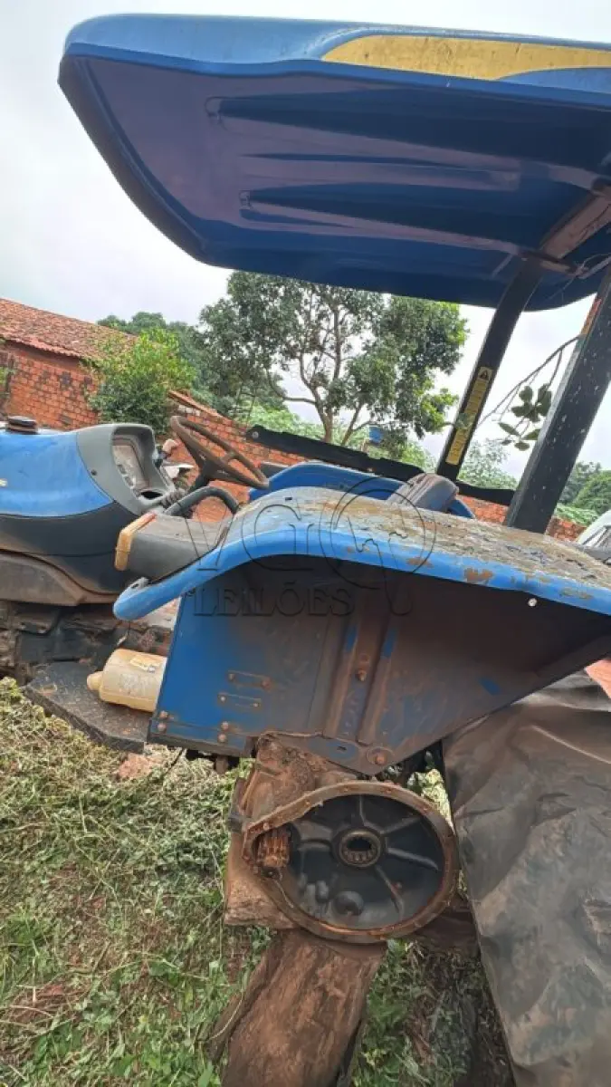 LOTE 009 - TRATO NEW HOLLAND TT 4030