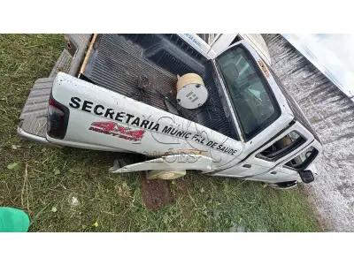 LOTE 012 - NISSAN/FRONTIER 4x4 XE CD 2006
