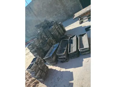 LOTE 006 - Diversas Formas, Bloquetes e Pingadeira