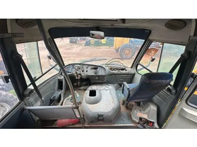 LOTE 016 - MARCOPOLO/VOLARE ESCOLAR 2003/2004