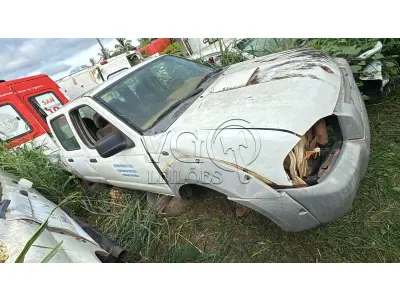 LOTE 018 - NISSAN/FRONTIER 4X4 XE 2006