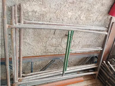 LOTE 002 - 11 Peças de Andaime 1,5m x 1m